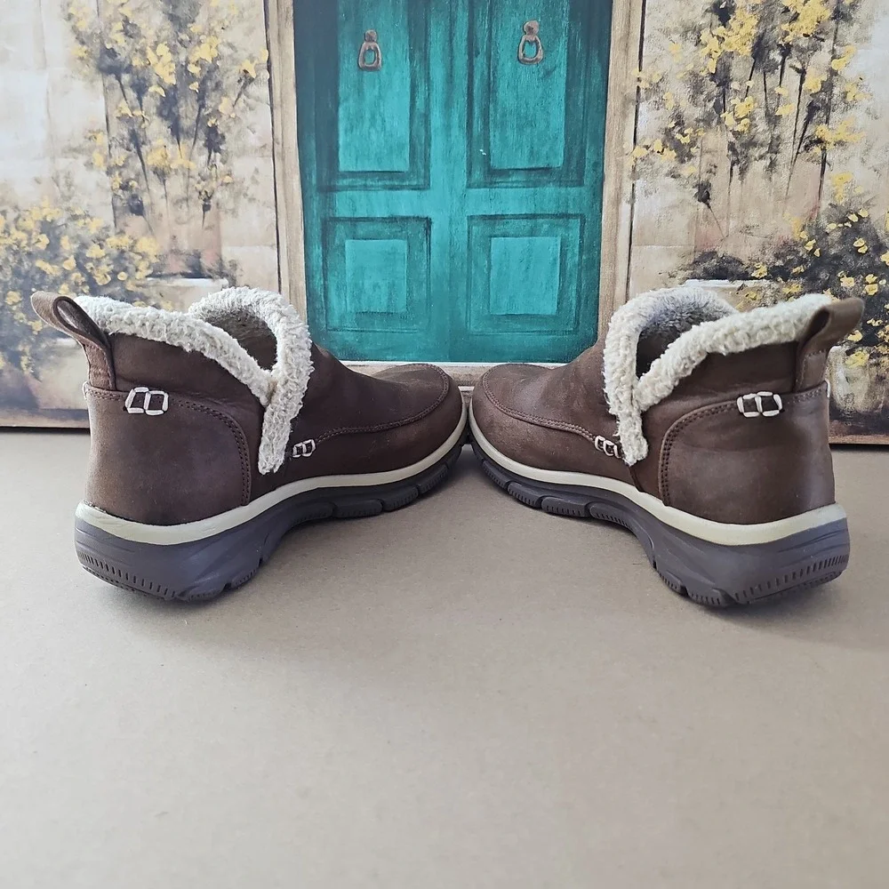 SKECHERS EASY GOING GOLD RUSH CHOCOLATE RELAXED FIT BOOTS WOMEN 6.5 WATER Resist